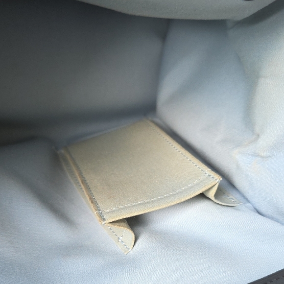 Louis Vuitton Canvas Mongram Hand Bag - Picture 10 of 14